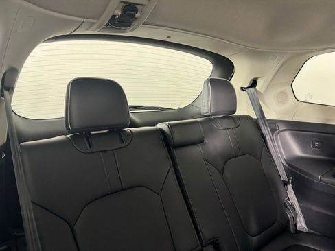 Used 2025 Honda Pilot Elite image 34