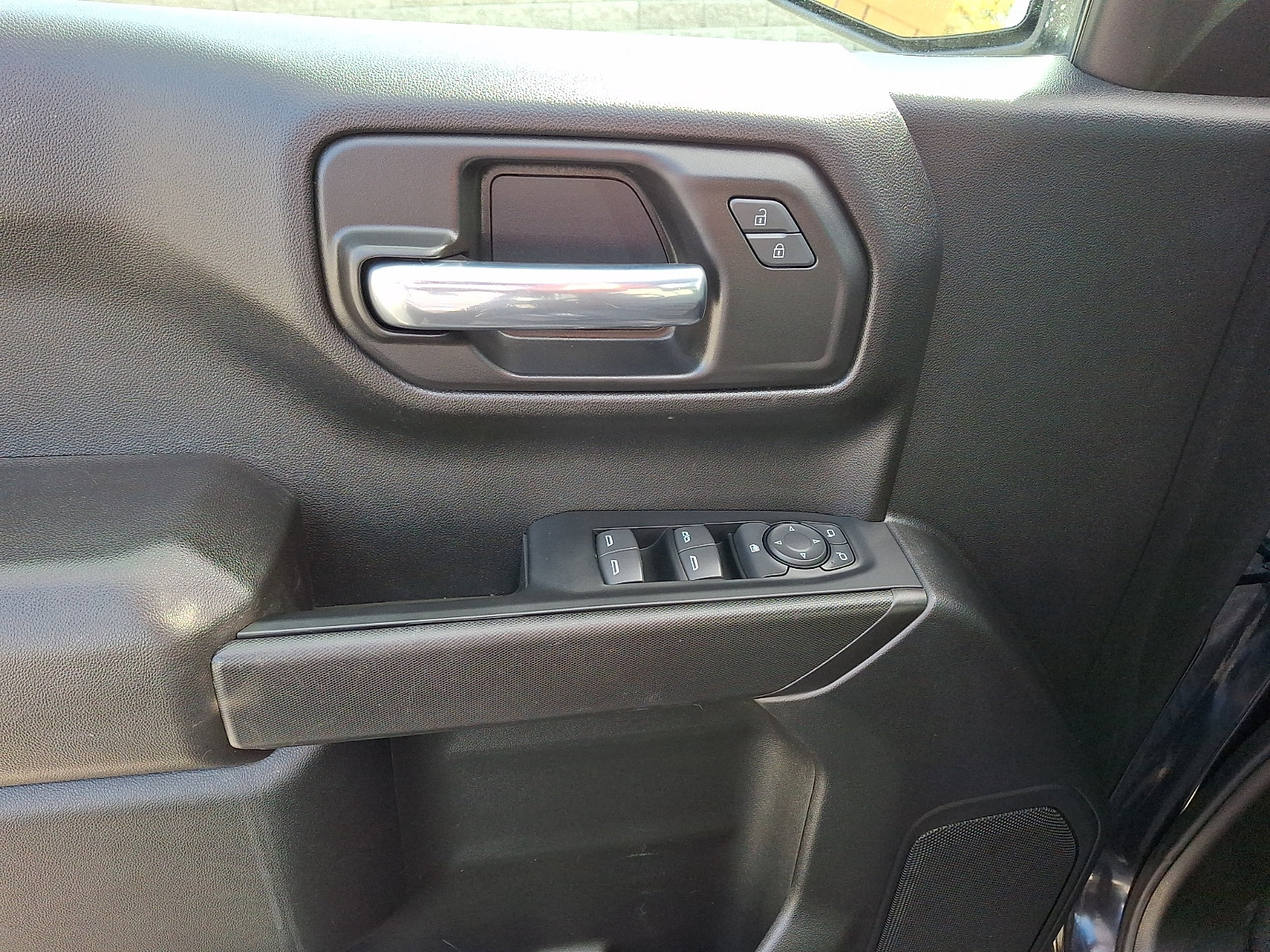 Used 2023 Chevrolet Silverado 1500 Custom w/ LPO, Dark Essentials Package AWD/4WD image 13
