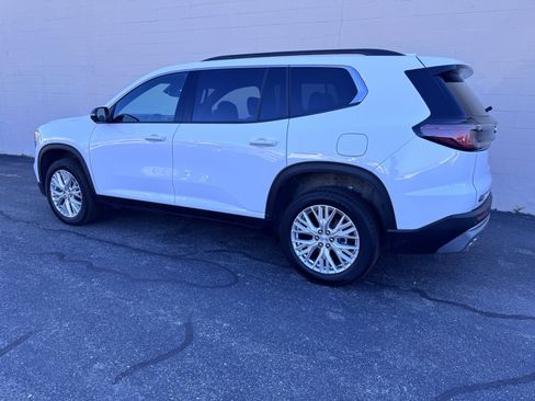 Used 2024 GMC Acadia Elevation image 3