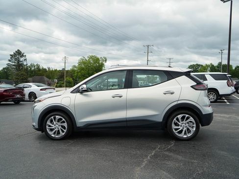 Used 2023 Chevrolet Bolt EUV LT FWD image 23