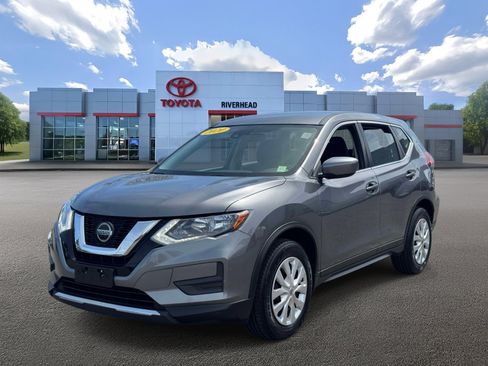 Used 2020 Nissan Rogue S FWD image 1