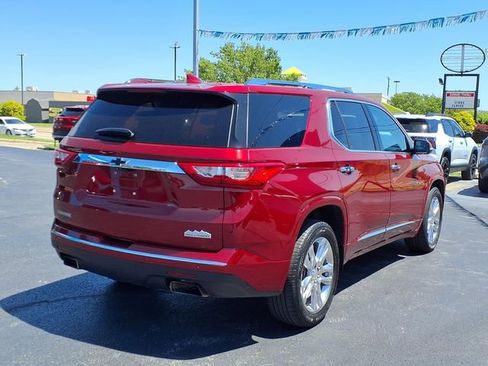 Used 2020 Chevrolet Traverse High Country FWD image 3