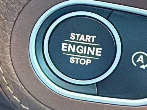 Used 2024 Mercedes-Benz GLE 450 4MATIC image 36