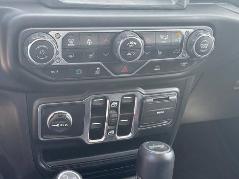 Used 2023 Jeep Wrangler Unlimited Sahara w/ Cold Weather Group AWD/4WD image 18
