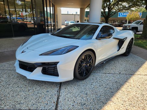 New 2025 Chevrolet Corvette Z06 w/ Battery Protection Package image 2