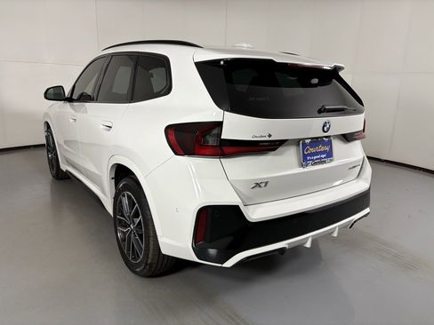 Used 2023 BMW X1 xDrive28i w/ Premium Package image 6