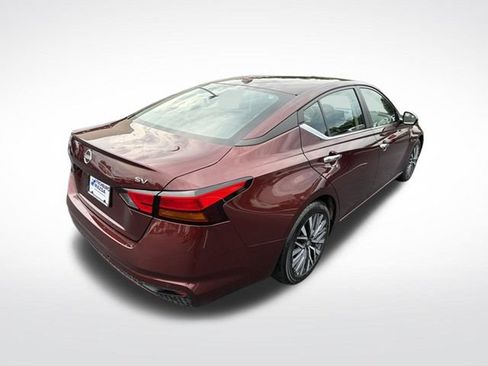 Used 2024 Nissan Altima 2.5 SV FWD image 7