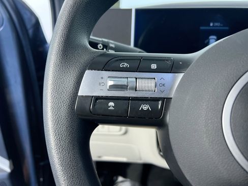 Used 2025 Hyundai Tucson SEL FWD image 16