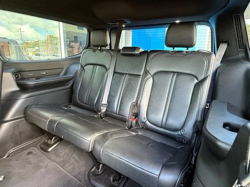 Used 2024 Jeep Wagoneer Series III AWD/4WD image 19