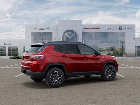 New 2026 Jeep Compass Trailhawk w/ Trailer Tow Group AWD/4WD image 4