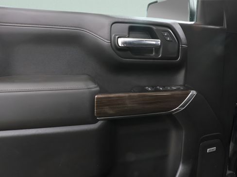 Used 2019 Chevrolet Silverado 1500 LT Trail Boss AWD/4WD image 19