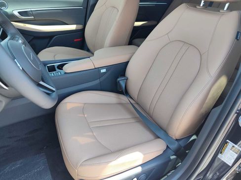 New 2025 Hyundai Sonata Limited image 13