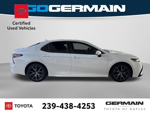 Used 2024 Toyota Camry SE w/ Cold Weather Package FWD image 9