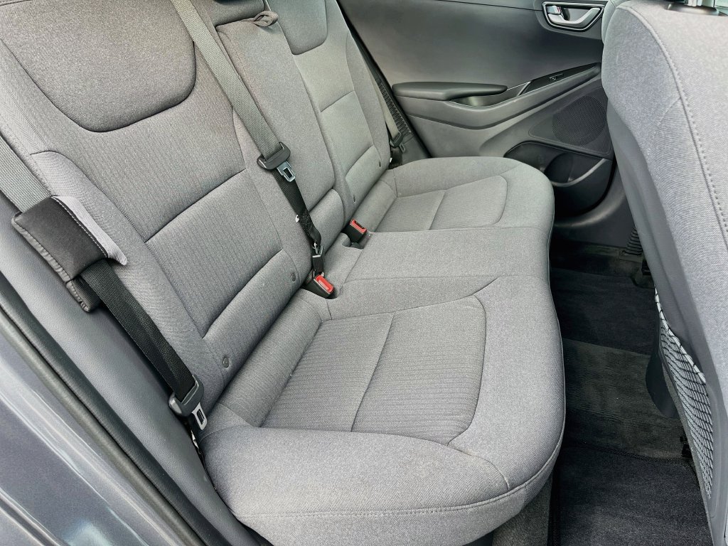 Used 2020 Hyundai Ioniq SE FWD image 25