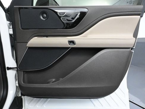 Used 2023 Lincoln Aviator Reserve image 52
