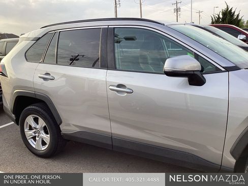 Used 2020 Toyota RAV4 XLE image 5