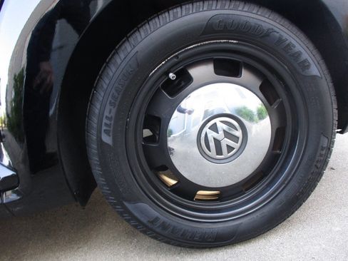 Used 2013 Volkswagen Beetle 2.5 FWD image 88