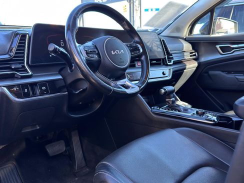 Used 2023 Kia Sportage EX image 15