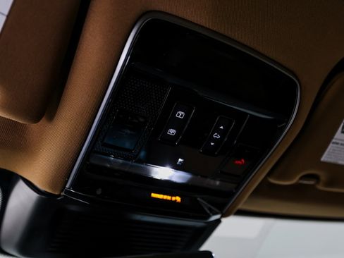 Used 2023 Land Rover Range Rover Sport SE Dynamic image 21