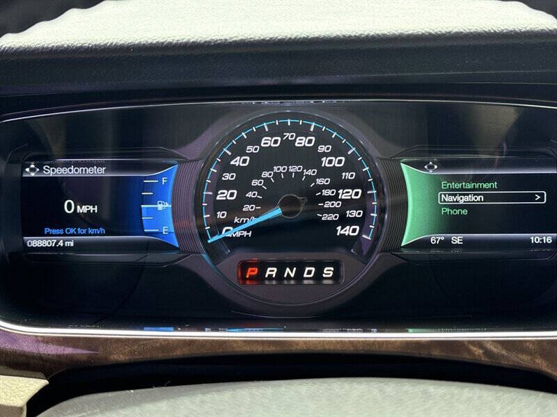 Used 2016 Ford Taurus Limited FWD image 27