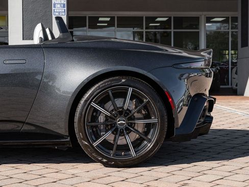 Used 2021 Aston Martin V8 Vantage Roadster image 11