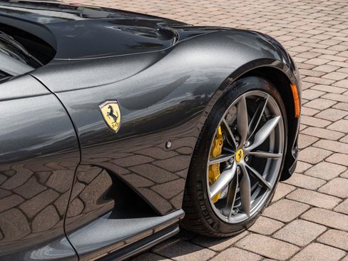 Used 2022 Ferrari 812 GTS RWD image 13