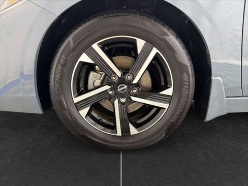 Used 2025 Nissan Sentra SV FWD image 9