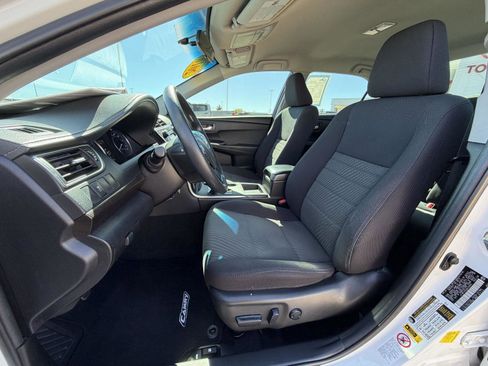 Used 2016 Toyota Camry LE image 14
