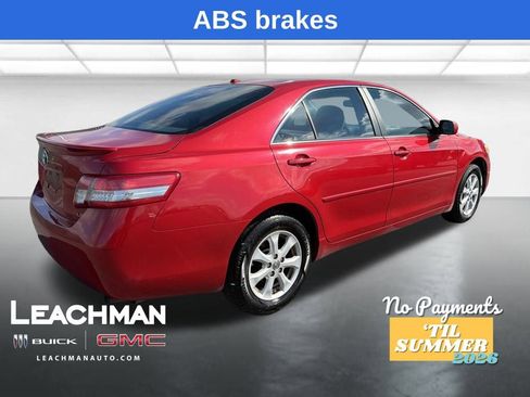 Used 2010 Toyota Camry LE image 3