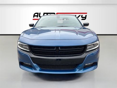 Used 2021 Dodge Charger SXT w/ Driver Convenience Group image 2