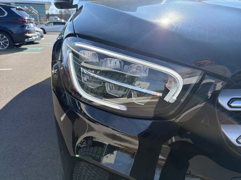 Used 2022 Mercedes-Benz GLC 300 4MATIC image 4