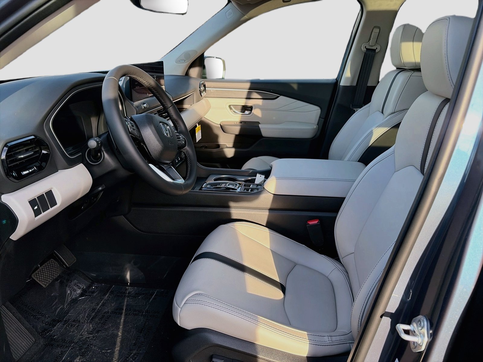 New 2026 Honda Pilot Touring image 4