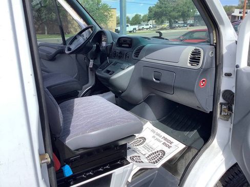 Used 2003 Dodge Sprinter 2500 RWD image 32