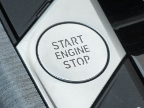Used 2025 BMW 330i Sedan RWD image 25