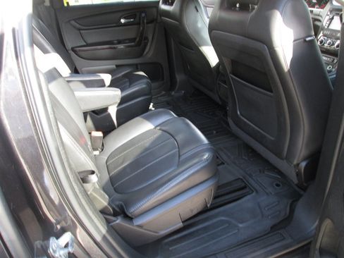 Used 2017 Chevrolet Traverse Premier image 21