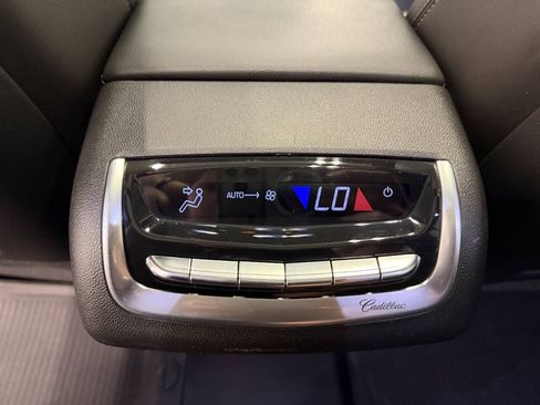 Used 2020 Cadillac XT6 Premium Luxury AWD/4WD image 35