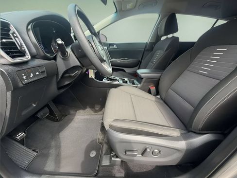 Used 2021 Kia Sportage LX w/ LX AWD Popular Package image 9