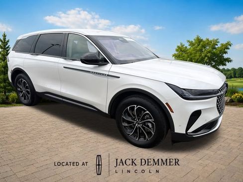 Certified 2024 Lincoln Nautilus Premier AWD/4WD image 11