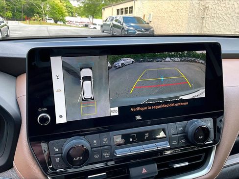 Certified 2024 Toyota Grand Highlander AWD image 27