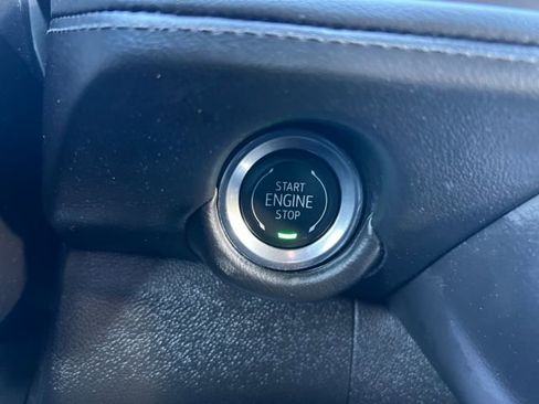 Used 2025 Chevrolet Suburban Z71 AWD/4WD image 32
