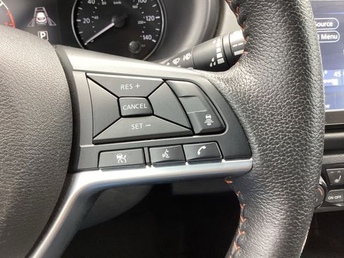 Used 2023 Nissan Kicks SR w/ SR Premium Package FWD image 31
