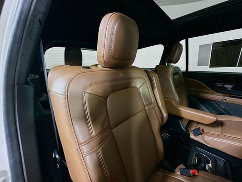 Used 2022 Lincoln Aviator Reserve w/ Elements Package Plus image 29