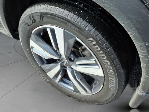 Used 2023 Nissan Rogue SL w/ SL Premium Package image 6