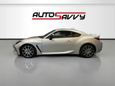 Used 2026 Toyota GR86 w/ ALL Weather Mat Package (TMS) RWD image 4