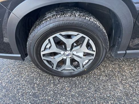Used 2023 Subaru Forester Premium image 15