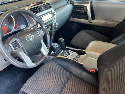 Used 2013 Toyota 4Runner SR5 AWD/4WD image 10