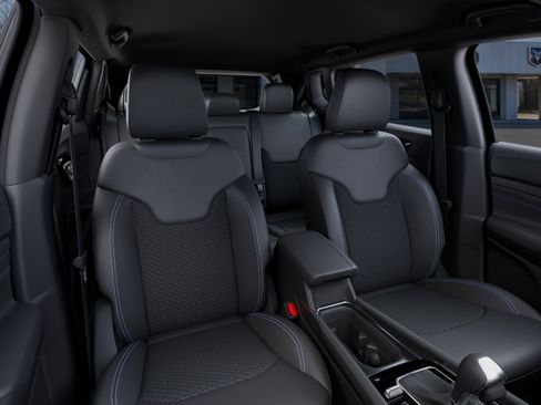 New 2026 Jeep Compass Latitude image 42