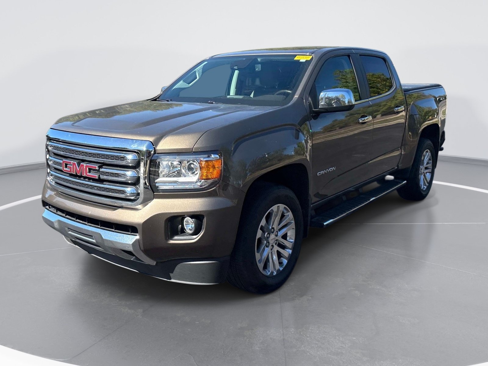 Used 2015 GMC Canyon SLT w/ Driver Alert Package AWD/4WD image 3