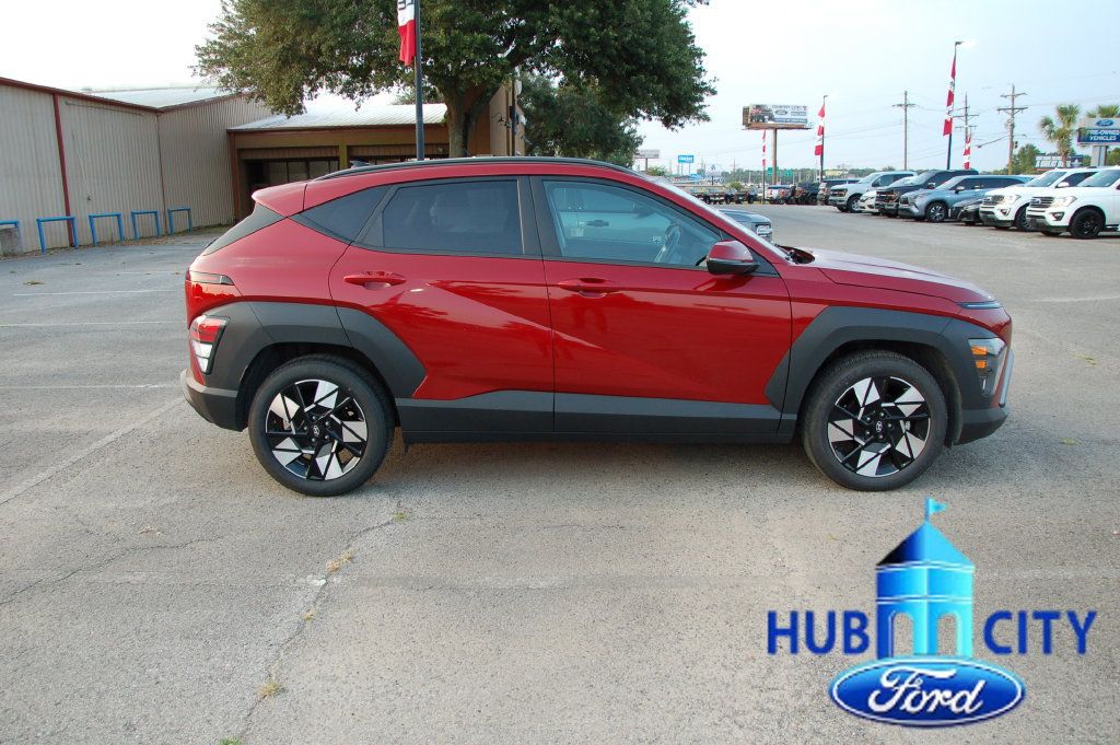 Used 2025 Hyundai Kona SEL FWD image 6