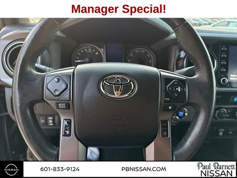 Used 2022 Toyota Tacoma TRD Off-Road image 17